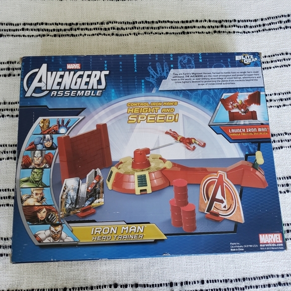 Marvel Avengers Assemble Iron Man Hero Trainer Flying Toy Playset - Picture 6 of 10